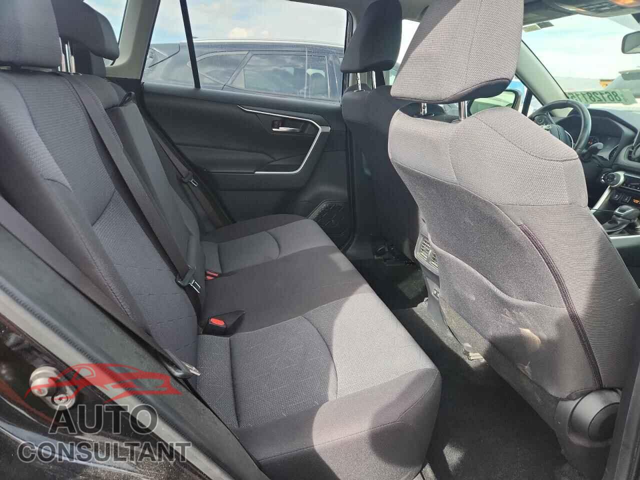 TOYOTA RAV4 2019 - JTMP1RFV0KD014575