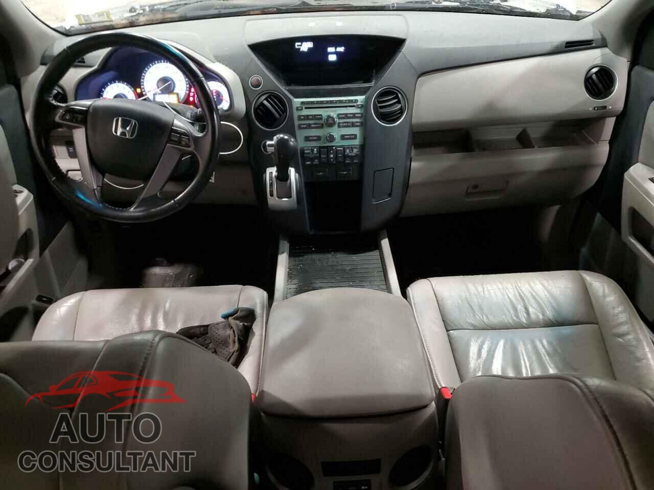 HONDA PILOT 2011 - 5FNYF4H56BB020427