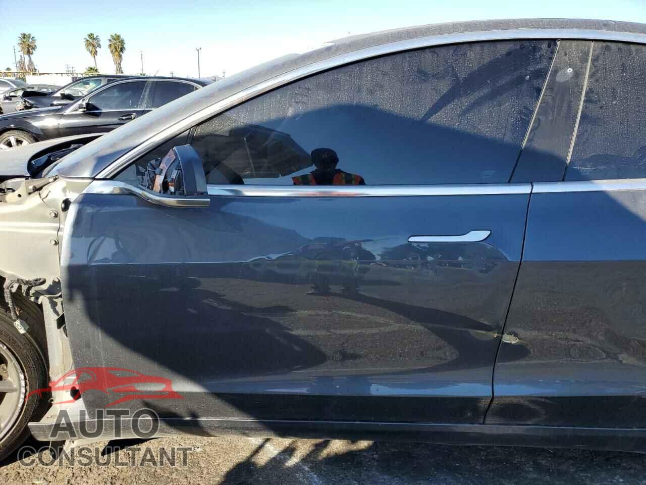 TESLA MODEL 3 2017 - 5YJ3E1EA7HF000337