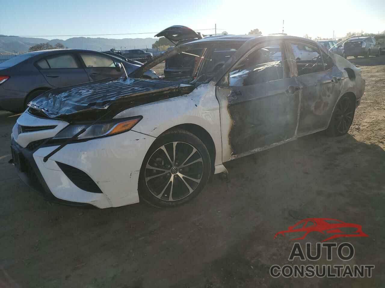 TOYOTA CAMRY 2018 - JTNB11HK1J3062018