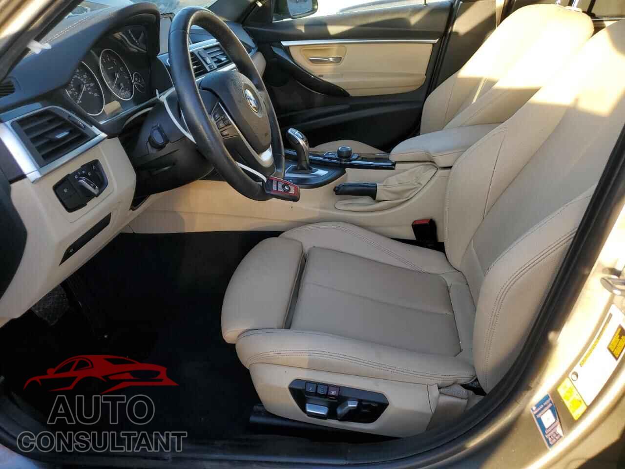 BMW 3 SERIES 2018 - WBA8B9C54JEE83053