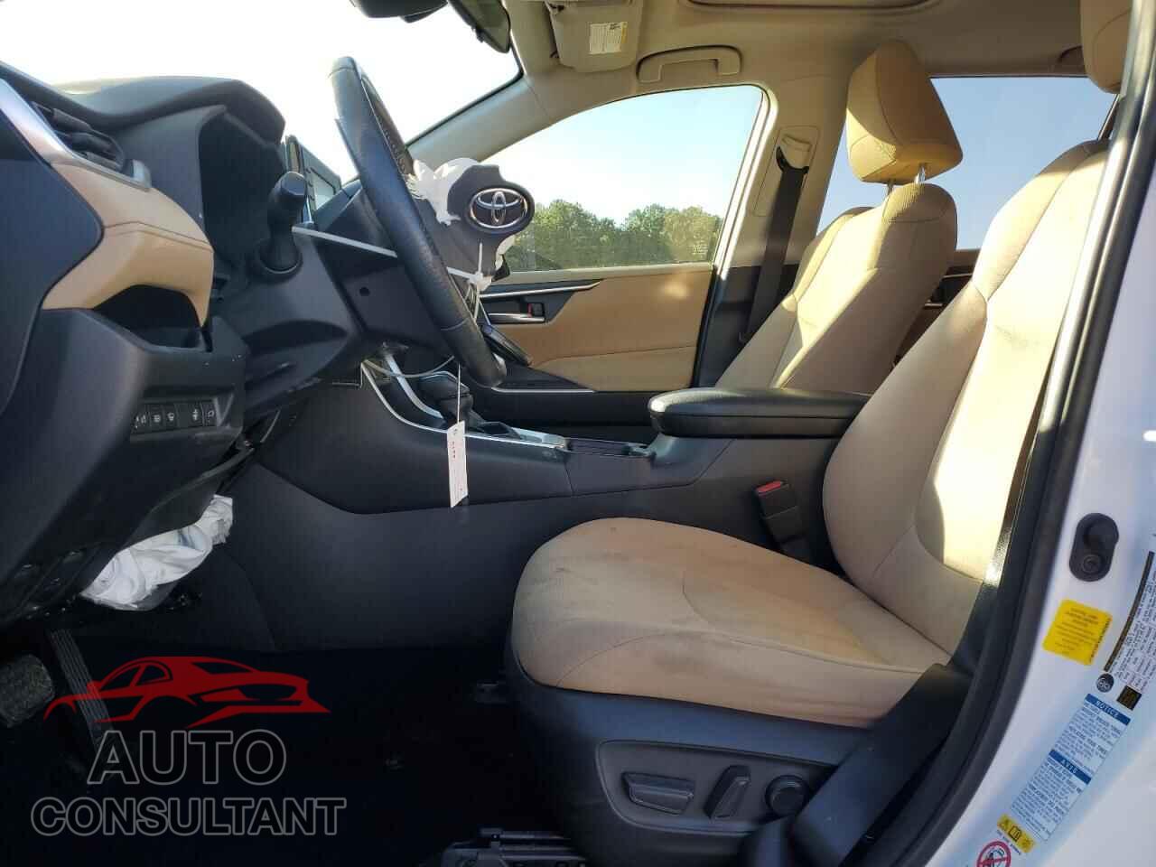 TOYOTA RAV4 2019 - JTMP1RFV4KD008813