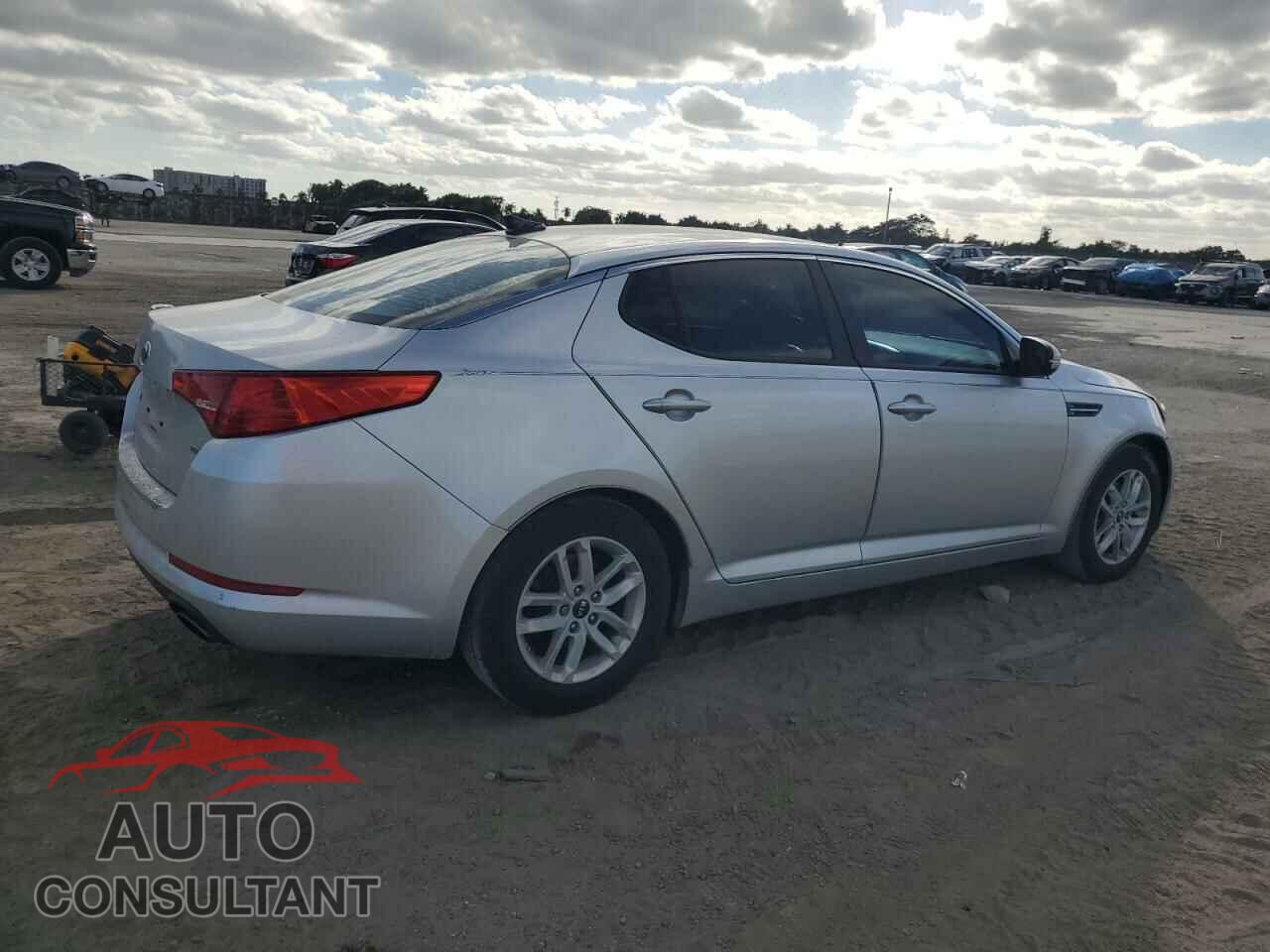 KIA OPTIMA 2011 - KNAGM4A78B5111923