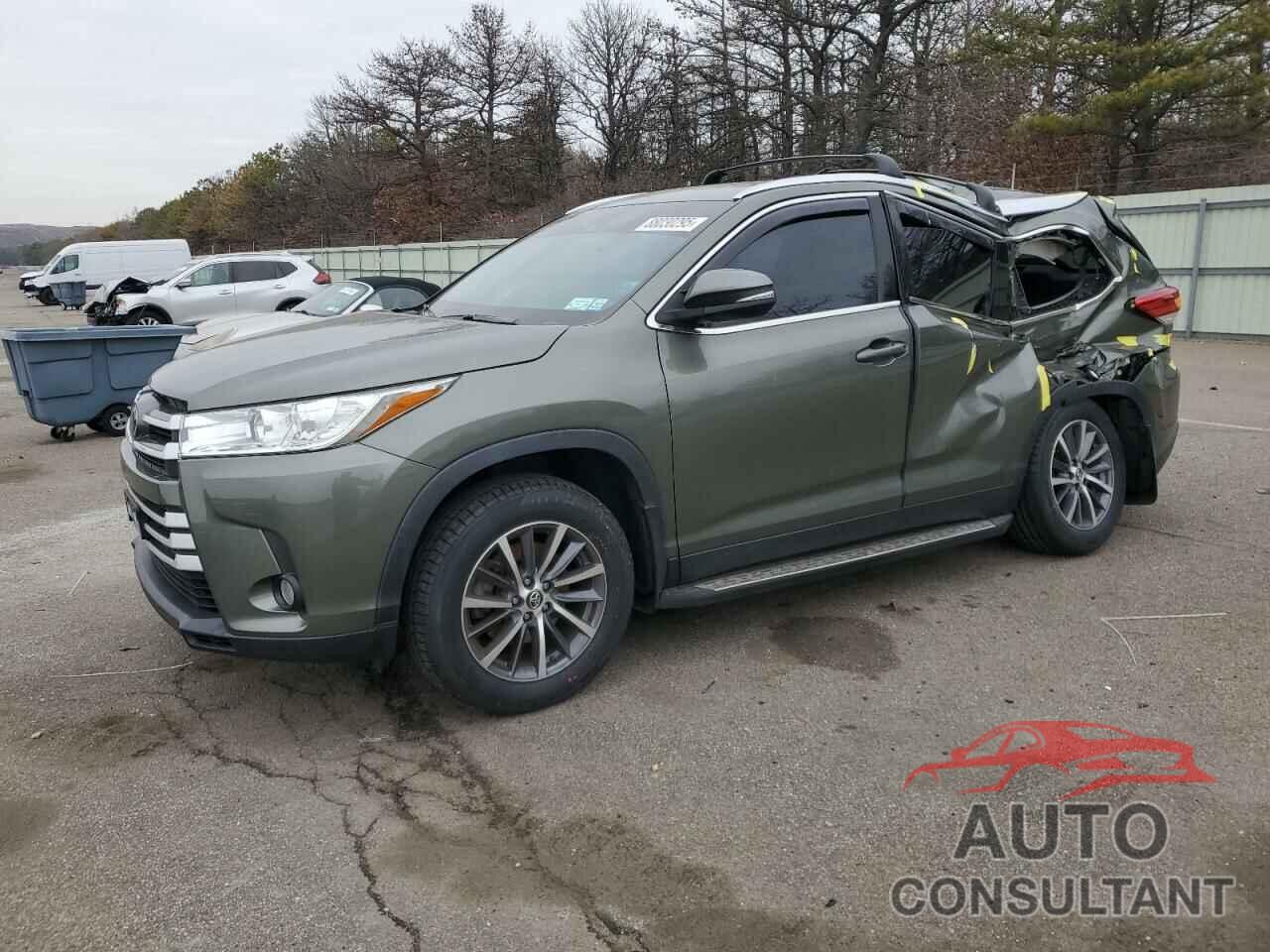 TOYOTA HIGHLANDER 2019 - 5TDJZRFH4KS720767