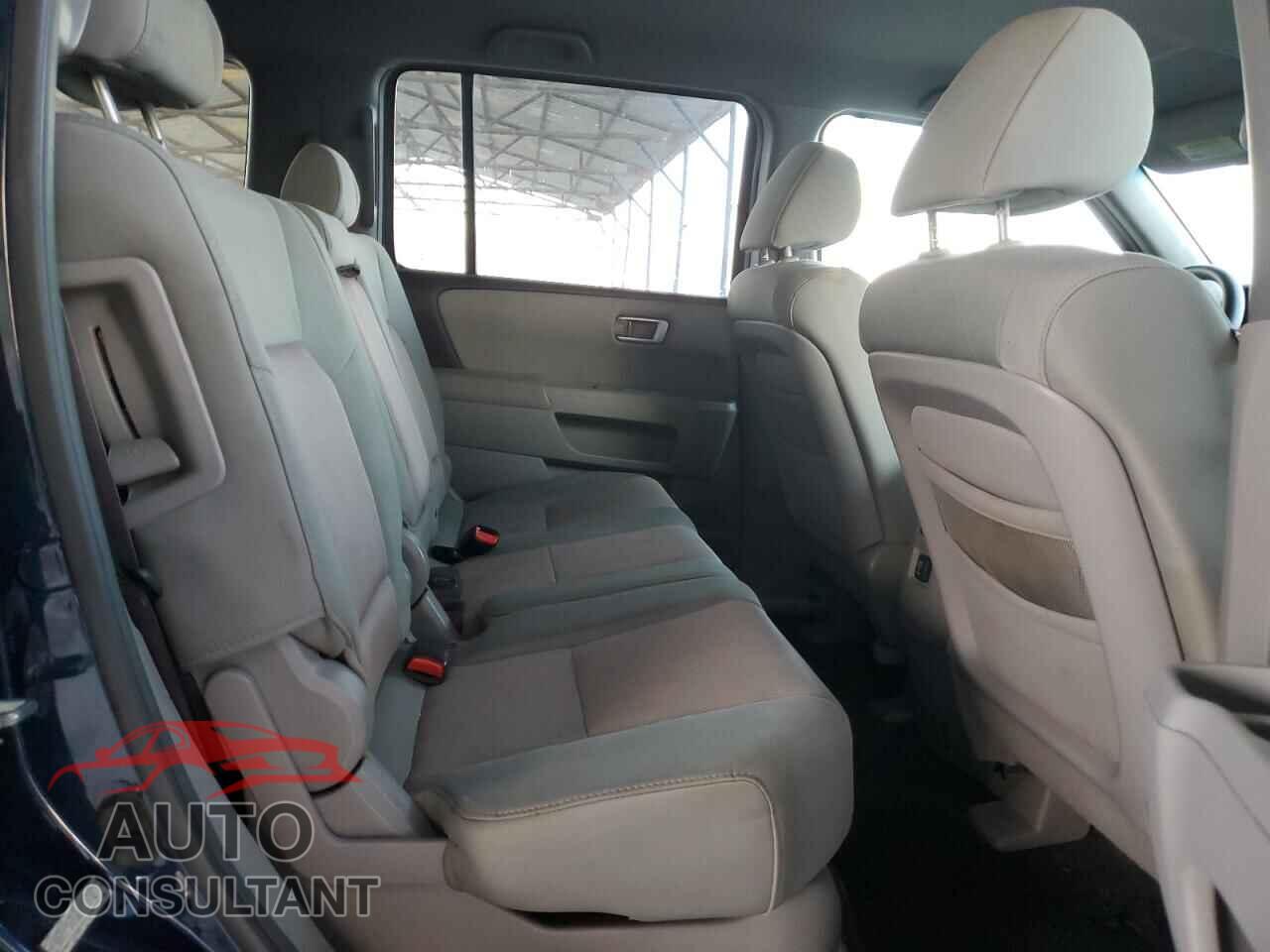 HONDA PILOT 2010 - 5FNYF3H41AB010842