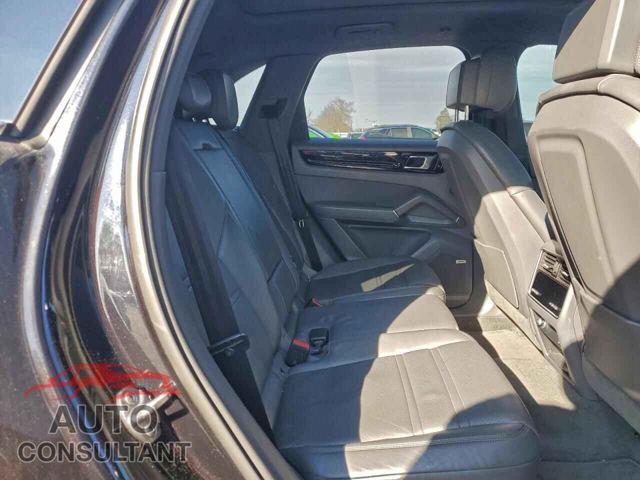 PORSCHE CAYENNE 2020 - WP1AA2AY2LDA04192