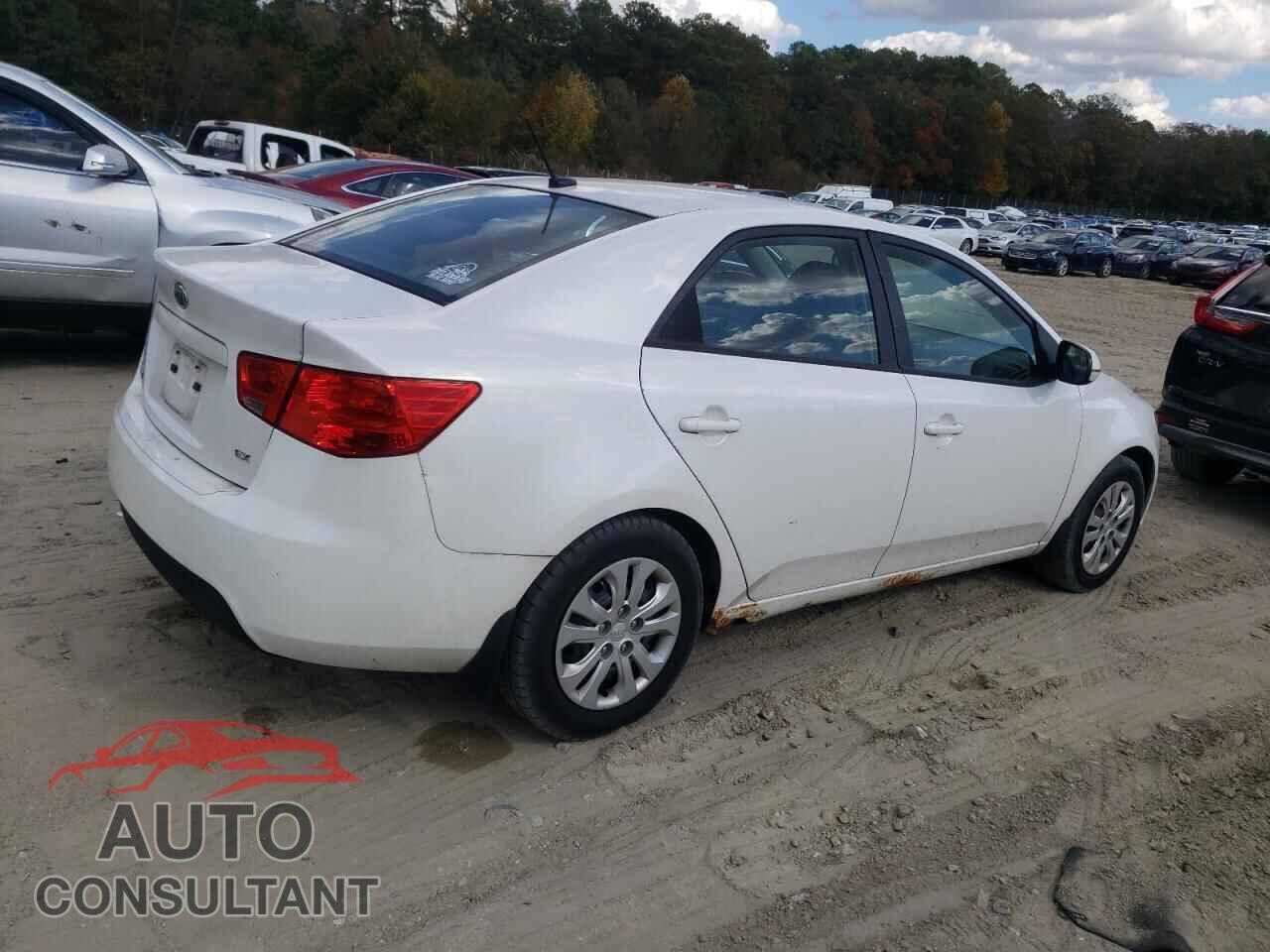 KIA FORTE 2011 - KNAFU4A24B5445267