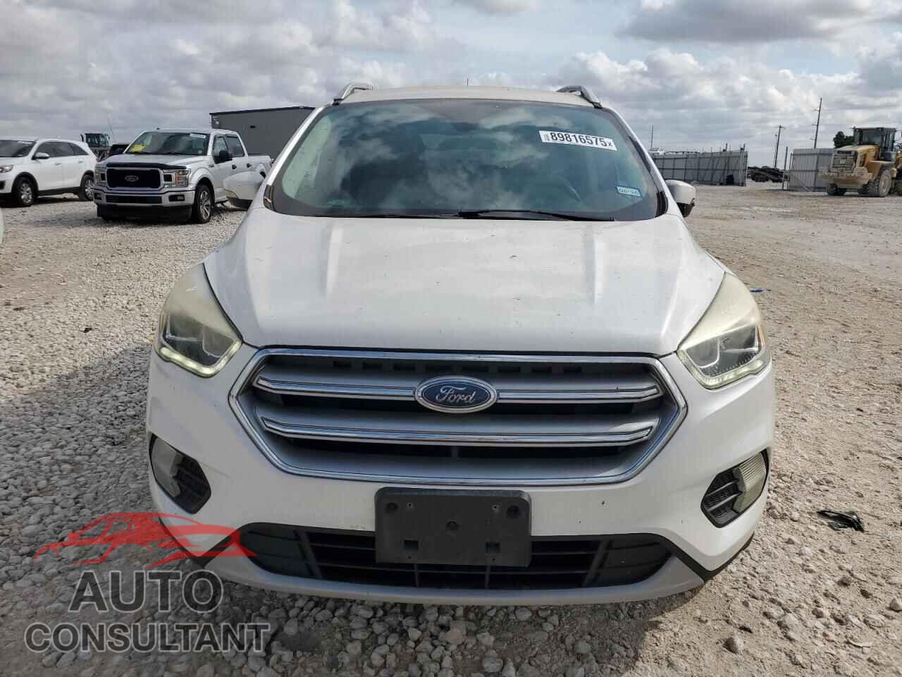 FORD ESCAPE 2017 - 1FMCU9JD4HUB38826