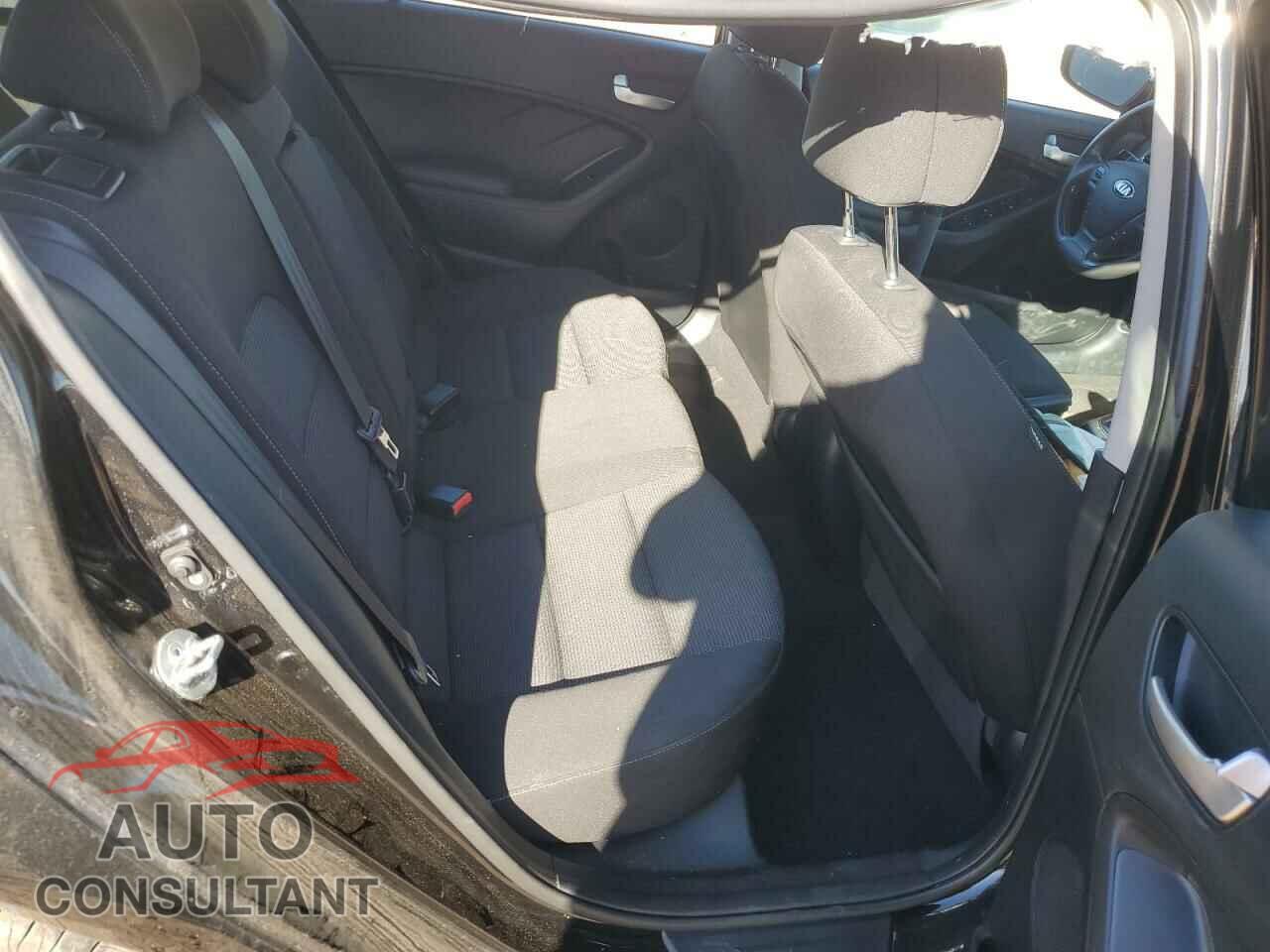 KIA FORTE 2018 - KNAFK5A81J5772899