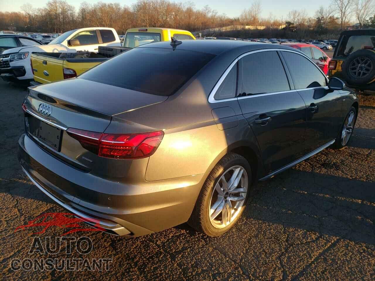 AUDI A4 2021 - WAUDAAF48MA037244