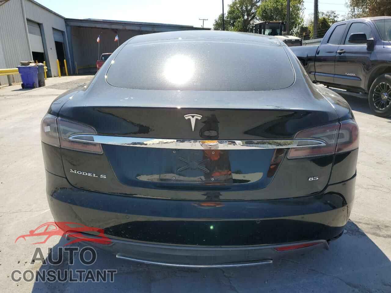 TESLA MODEL S 2014 - 5YJSA1H15EFP56828