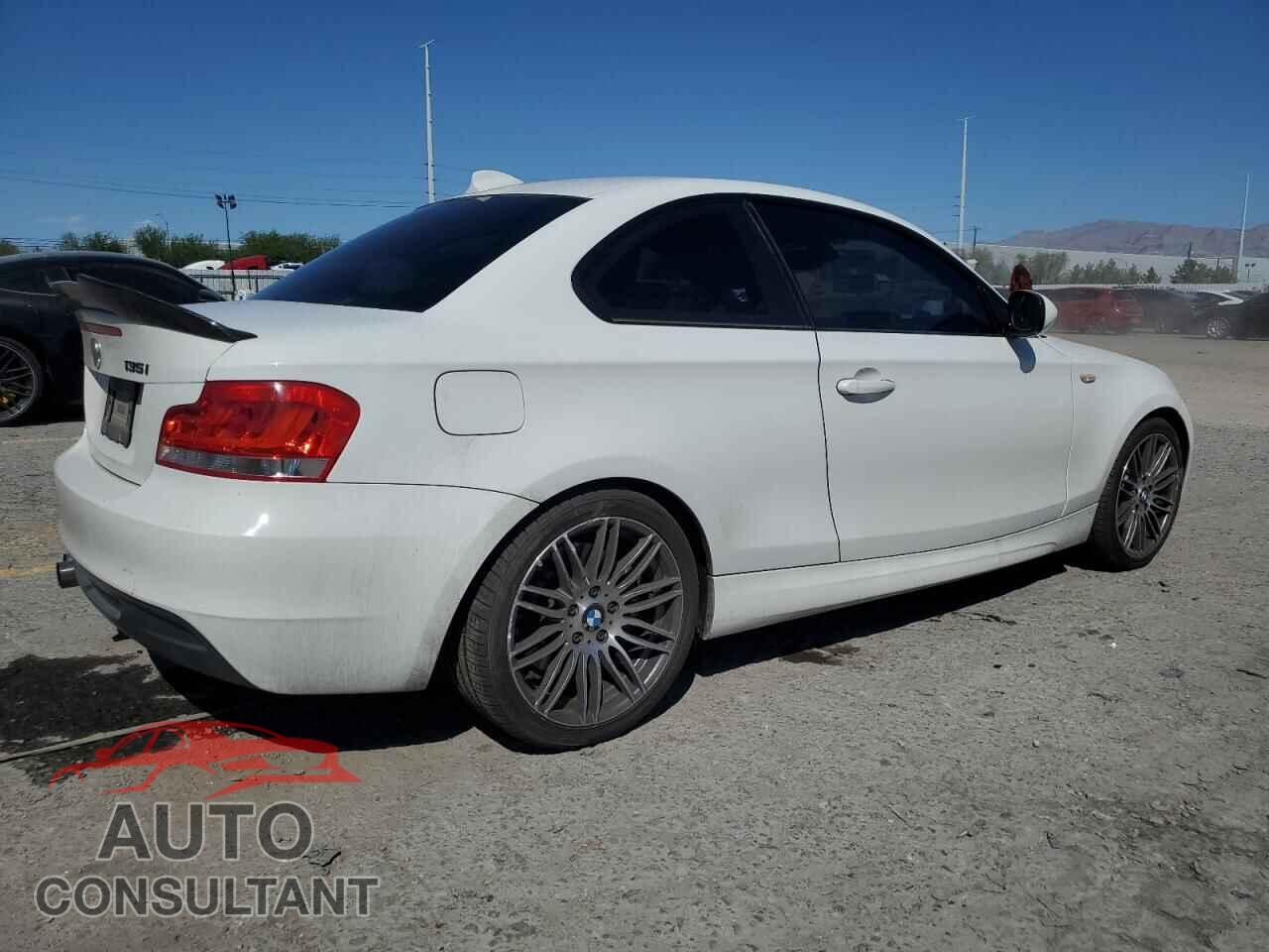 BMW 1 SERIES 2012 - WBAUC9C51CVM12873