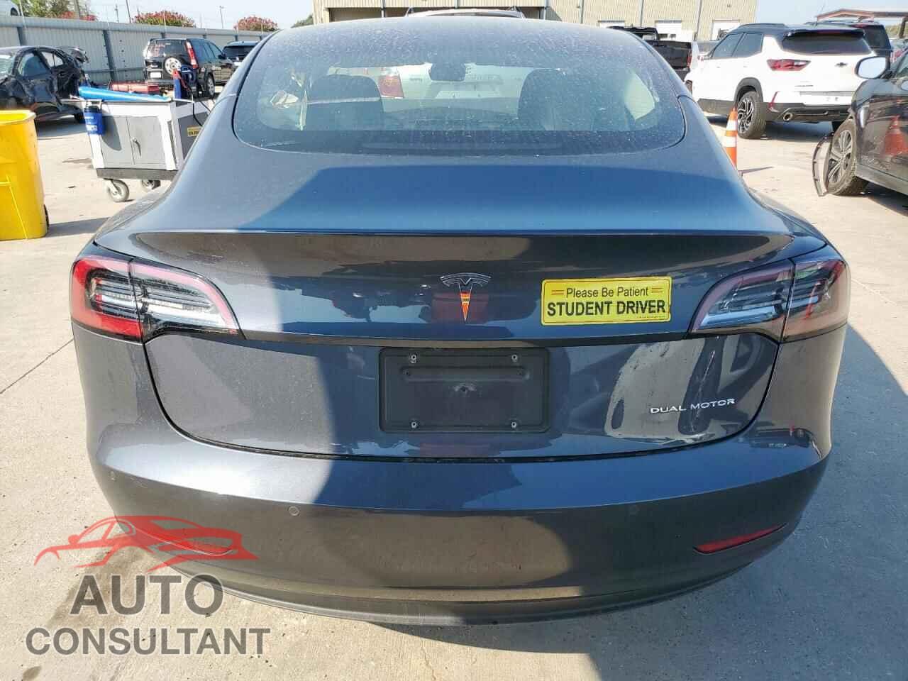 TESLA MODEL 3 2022 - 5YJ3E1EB3NF323840