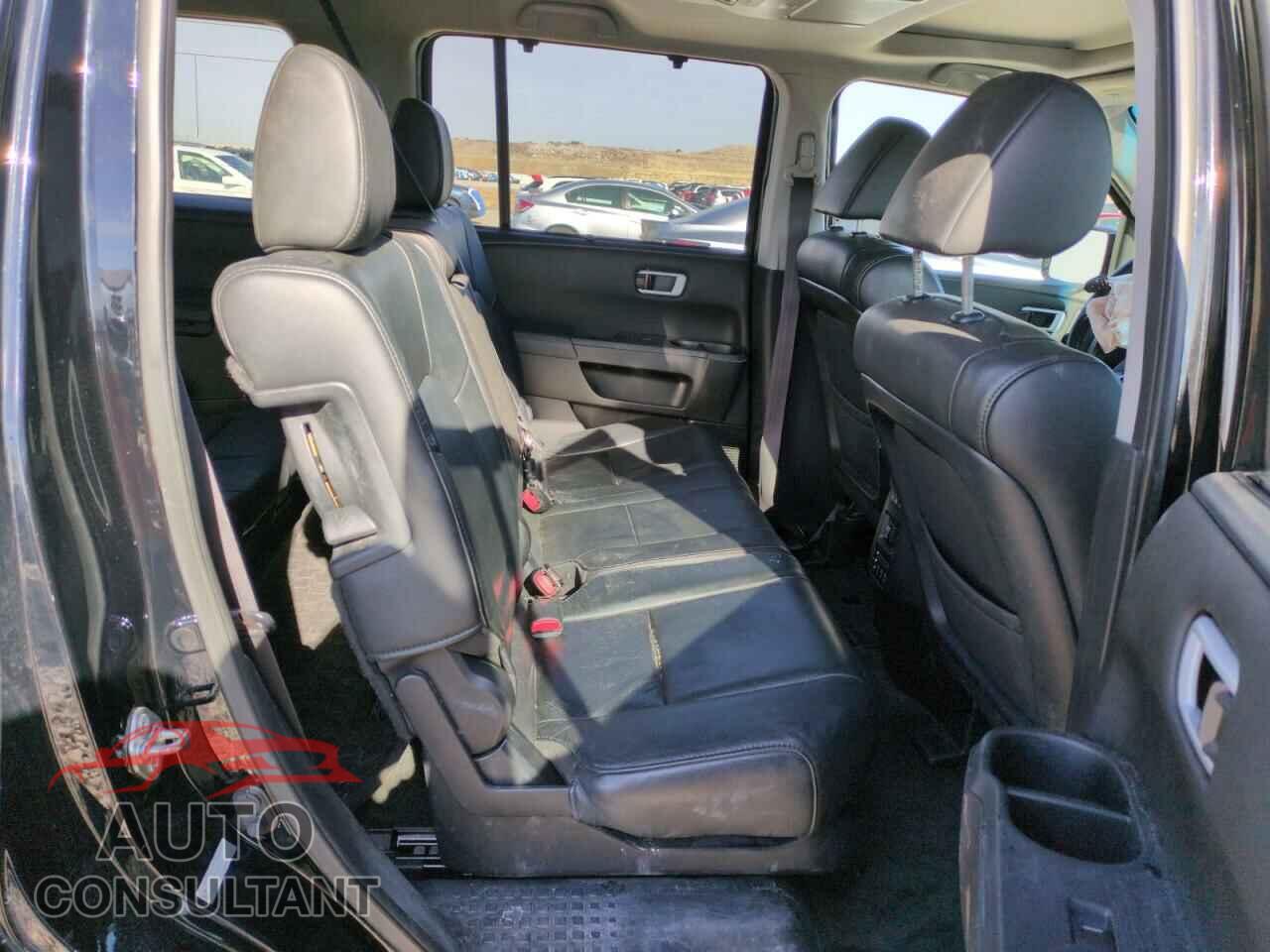 HONDA PILOT 2015 - 5FNYF4H90FB001185