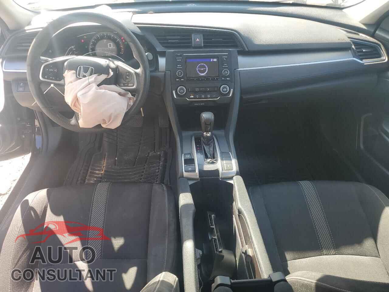 HONDA CIVIC 2018 - 2HGFC2F55JH606005