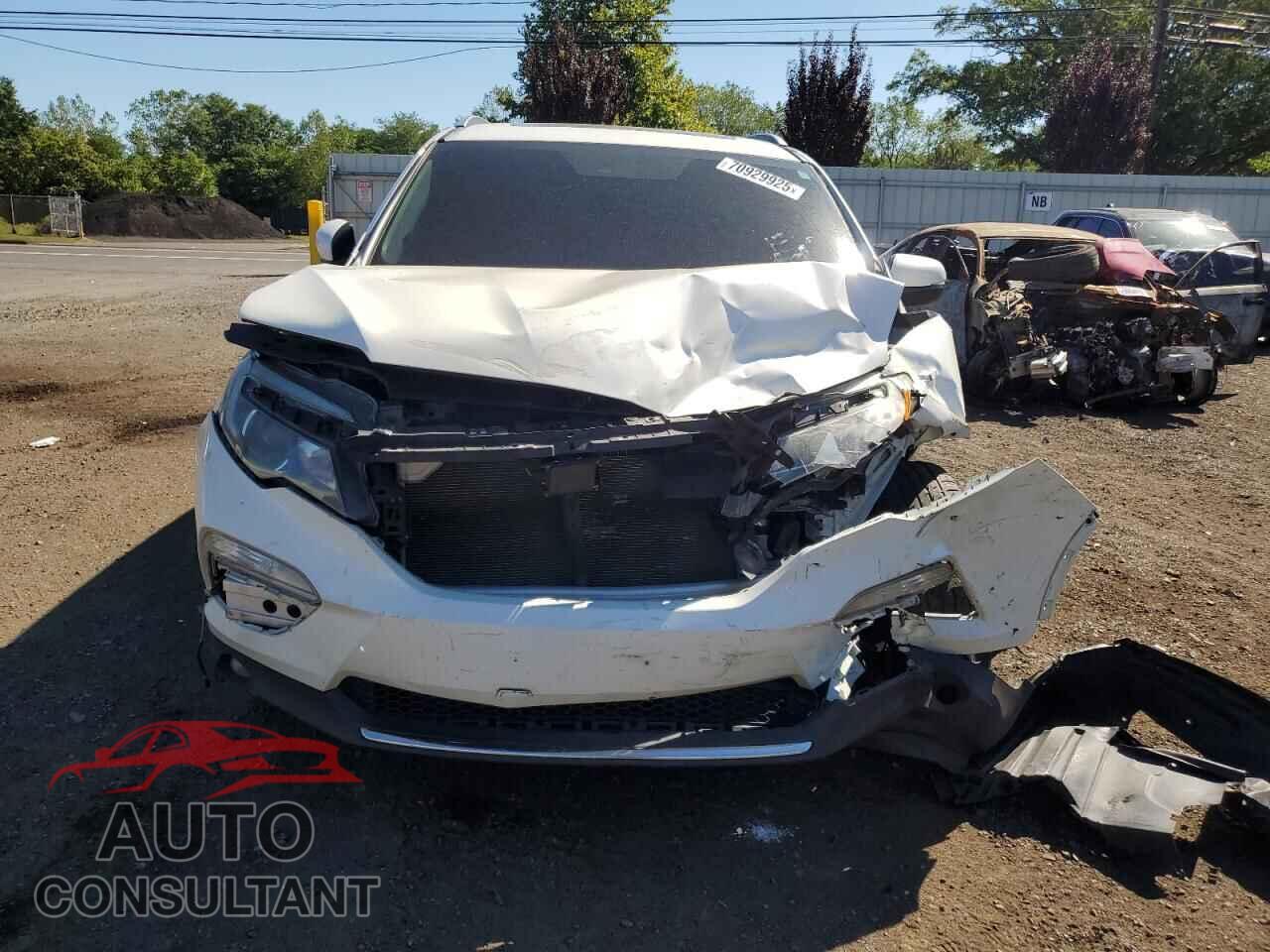 HONDA PILOT 2017 - 5FNYF6H93HB004757