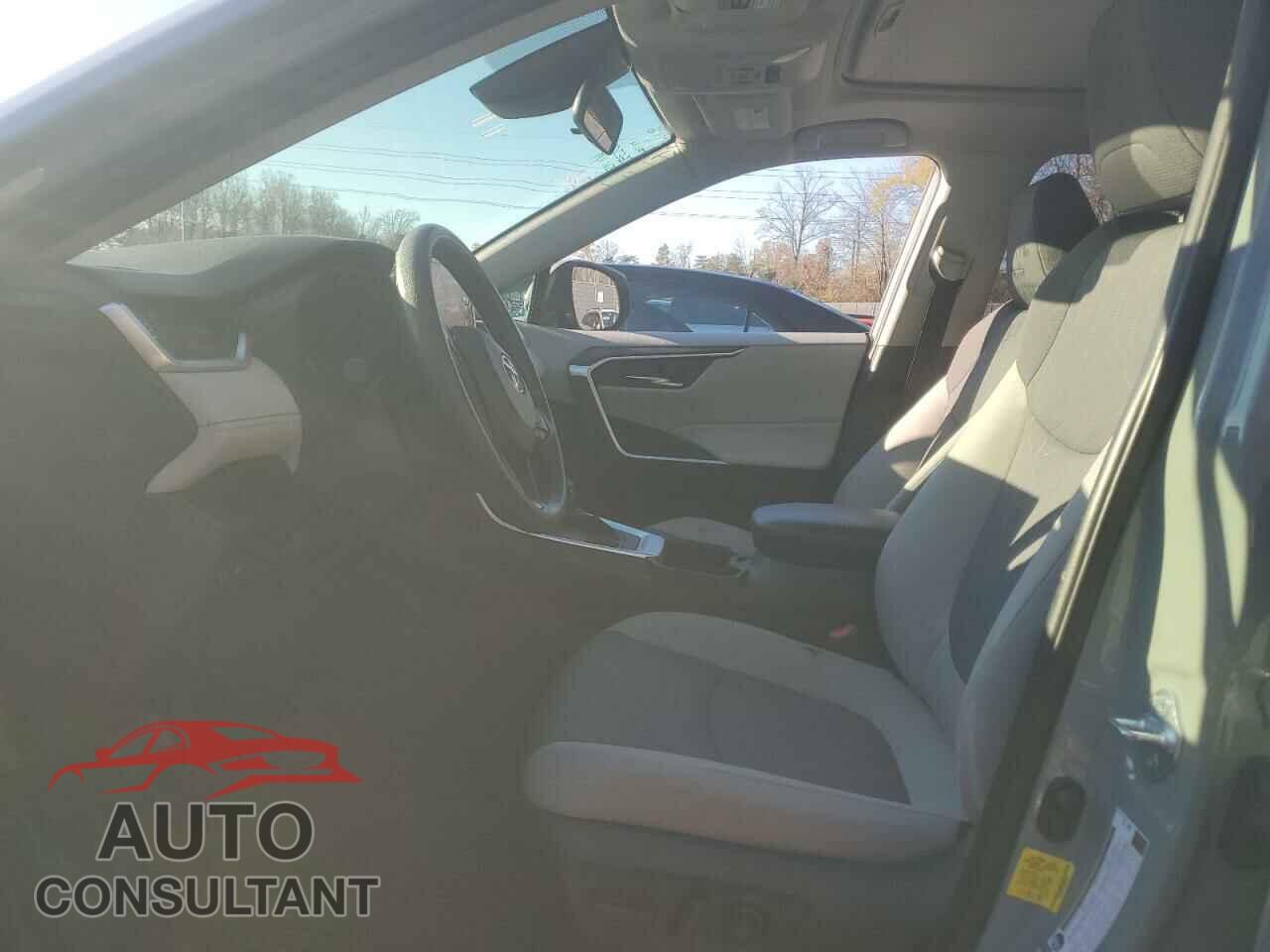 TOYOTA RAV4 2021 - JTMP1RFV2MD079916