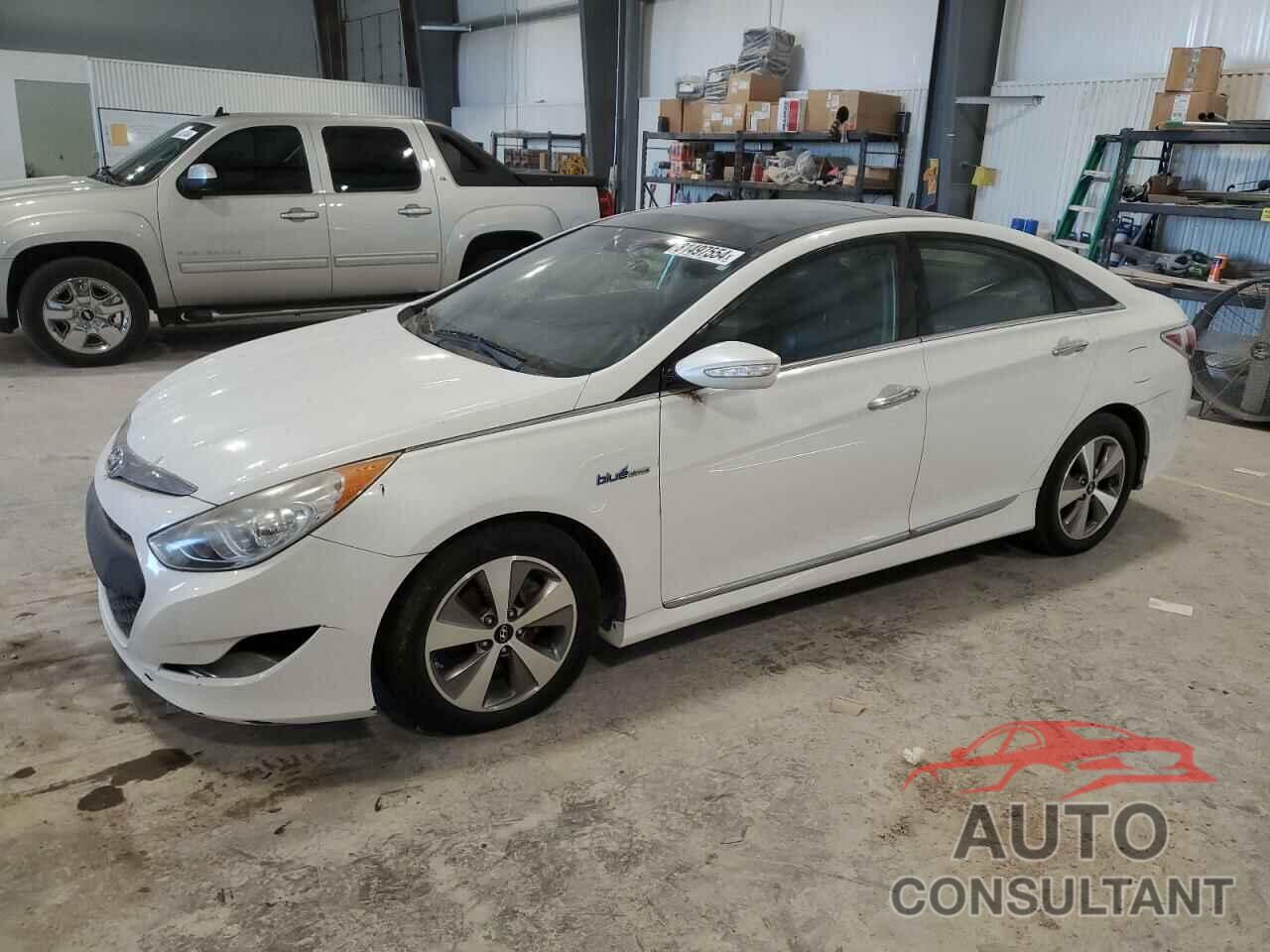 HYUNDAI SONATA 2011 - KMHEC4A41BA007196
