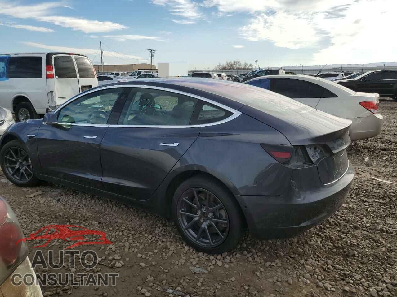TESLA MODEL 3 2018 - 5YJ3E1EB7JF144792