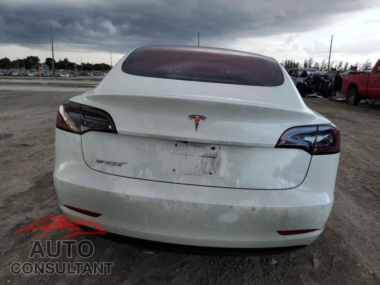 TESLA MODEL 3 2018 - 5YJ3E1EA7JF019699
