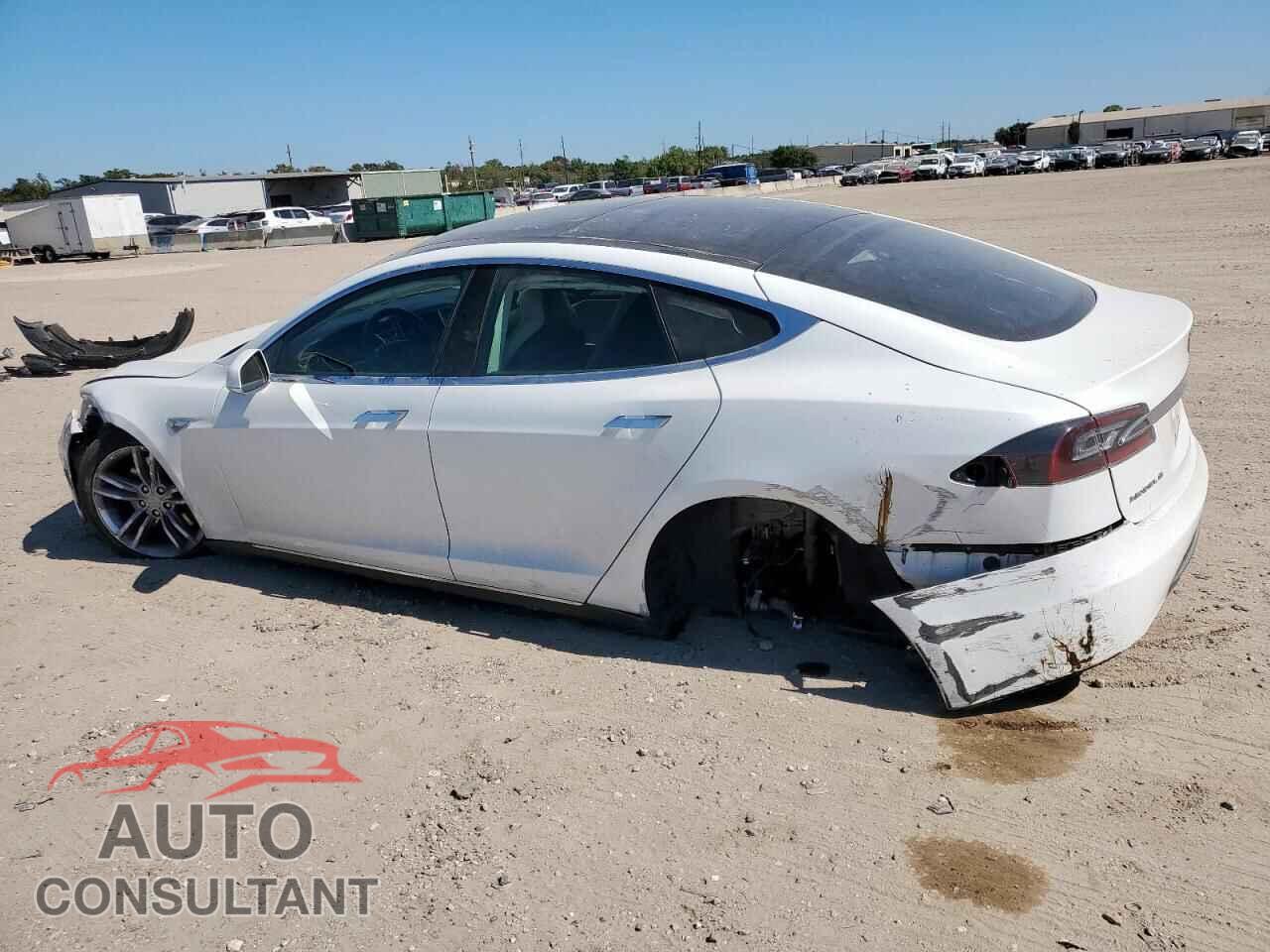 TESLA MODEL S 2013 - 5YJSA1CG8DFP20495