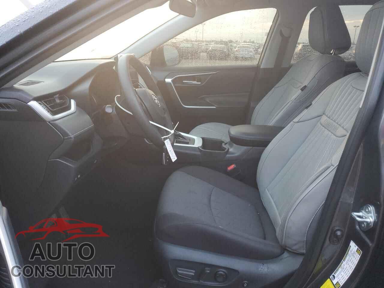 TOYOTA RAV4 2023 - 2T3W1RFV8PC238992