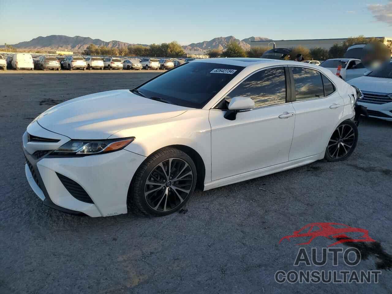 TOYOTA CAMRY 2018 - 4T1B11HK6JU061926