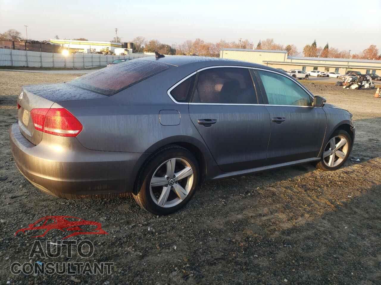 VOLKSWAGEN PASSAT 2013 - 1VWBP7A32DC040099