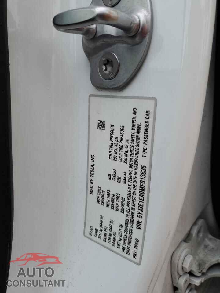 TESLA MODEL 3 2021 - 5YJ3E1EA0MF013635