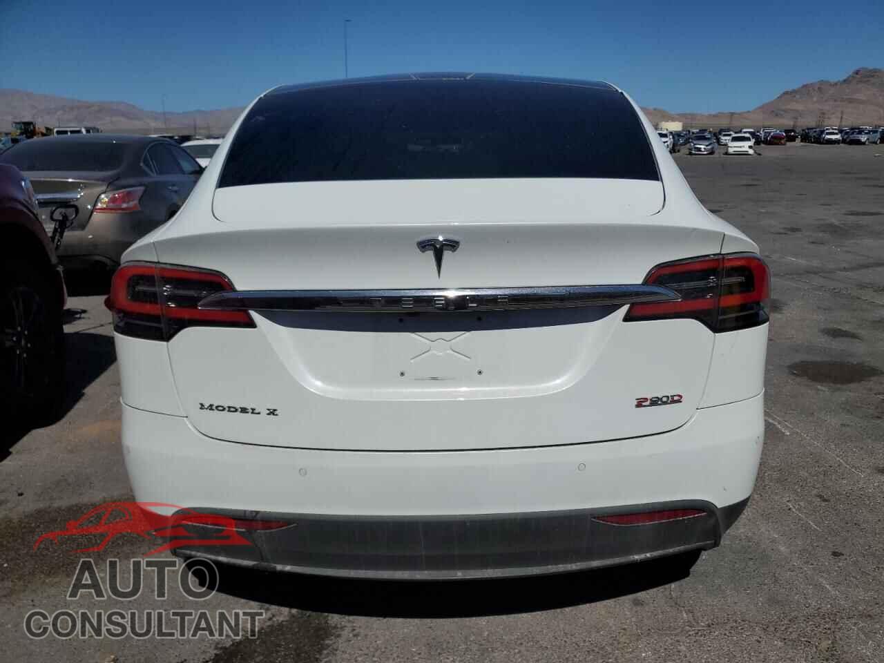 TESLA MODEL X 2016 - 5YJXCBE48GF000949