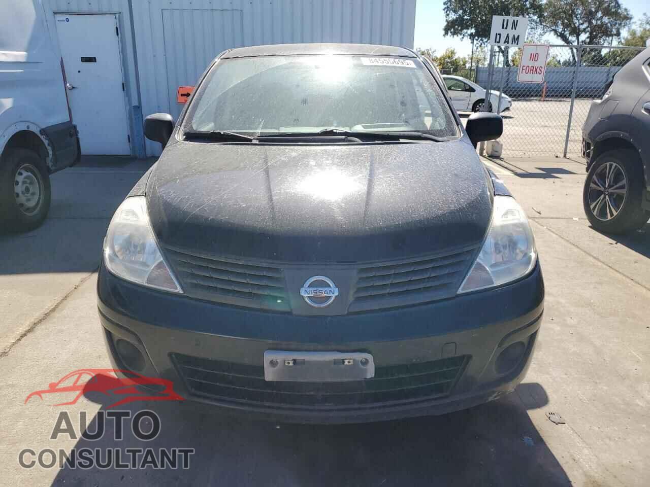 NISSAN VERSA 2011 - 3N1CC1AP3BL371815
