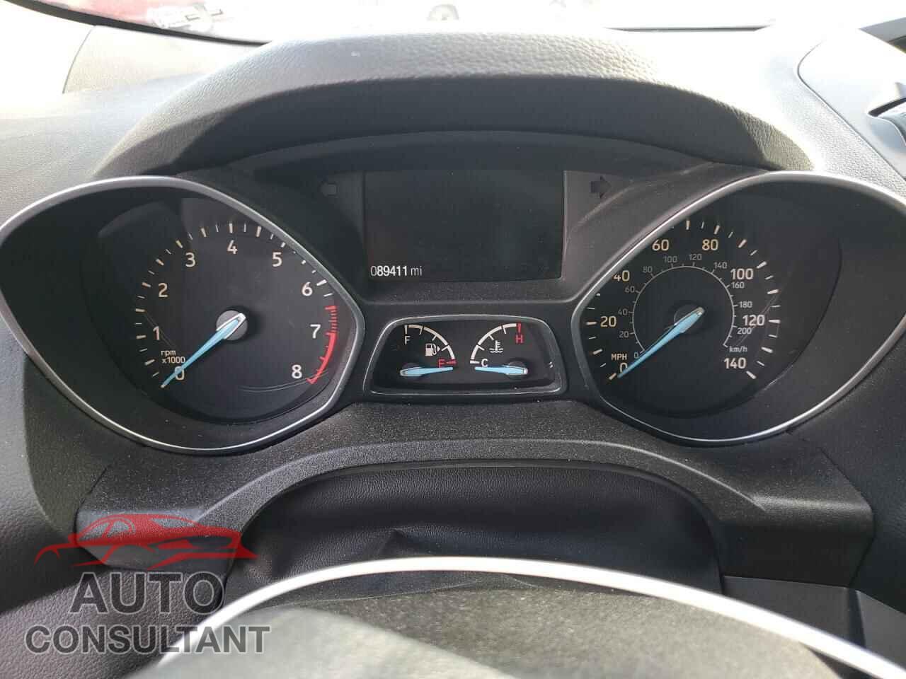 FORD ESCAPE 2017 - 1FMCU0F74HUB81352
