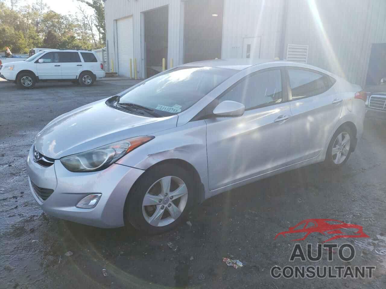 HYUNDAI ELANTRA 2013 - KMHDH4AE6DU931107