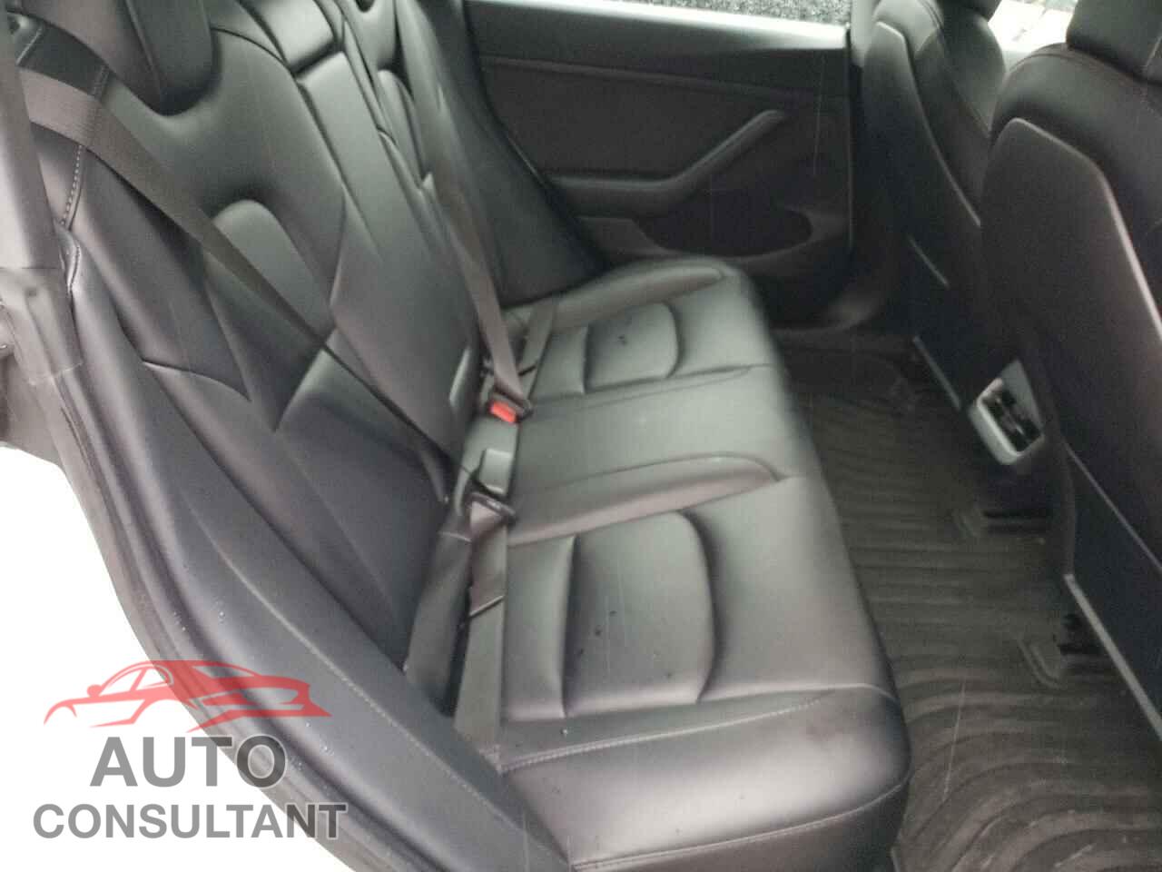 TESLA MODEL 3 2021 - 5YJ3E1EA2MF047690