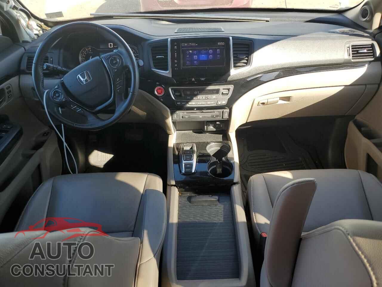 HONDA PILOT 2018 - 5FNYF6H95JB019931