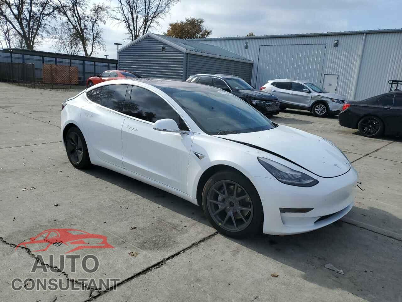 TESLA MODEL 3 2018 - 5YJ3E1EB2JF120707