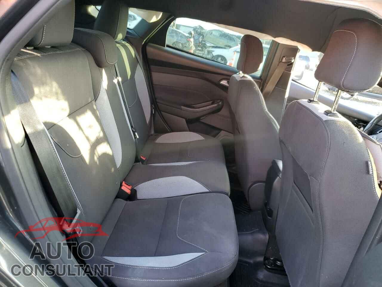 FORD FOCUS 2018 - 1FADP3L96JL332278