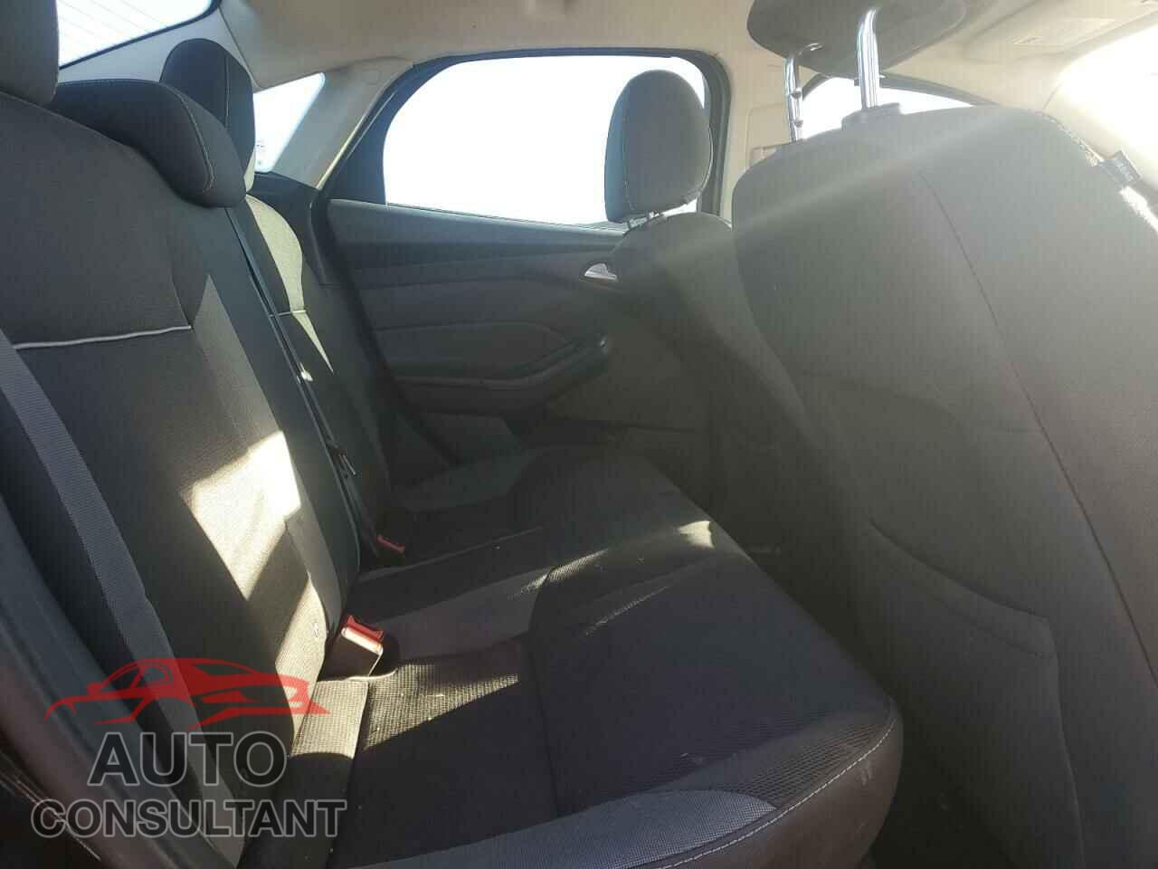 FORD FOCUS 2014 - 1FADP3F23EL111452