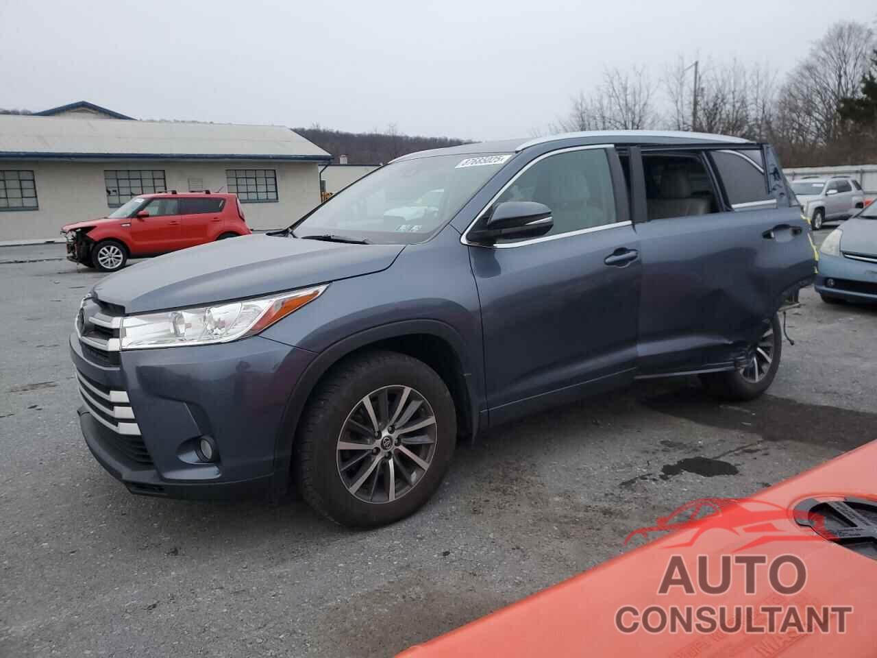 TOYOTA HIGHLANDER 2018 - 5TDJZRFHXJS494474