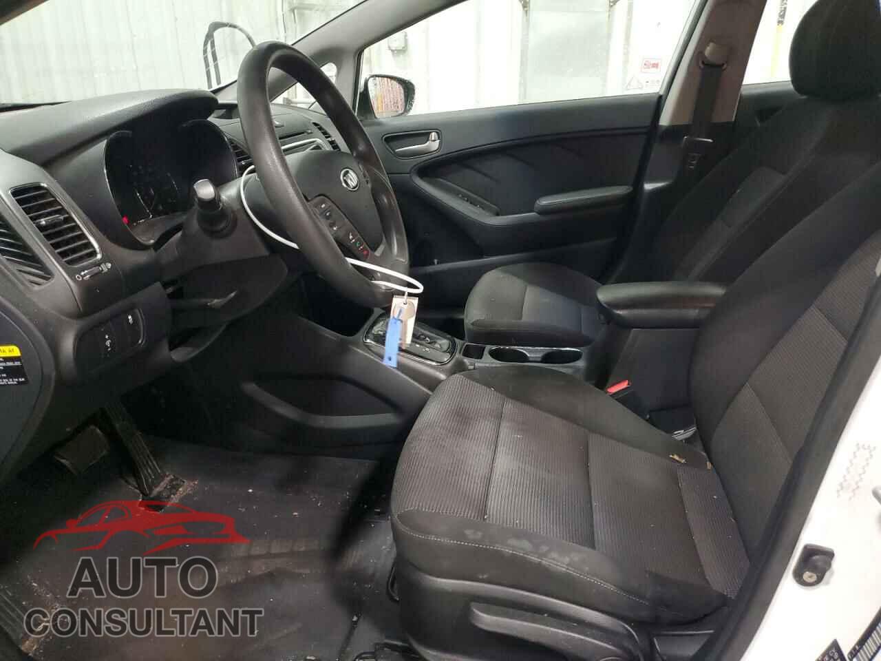 KIA FORTE 2017 - 3KPFK4A73HE048652