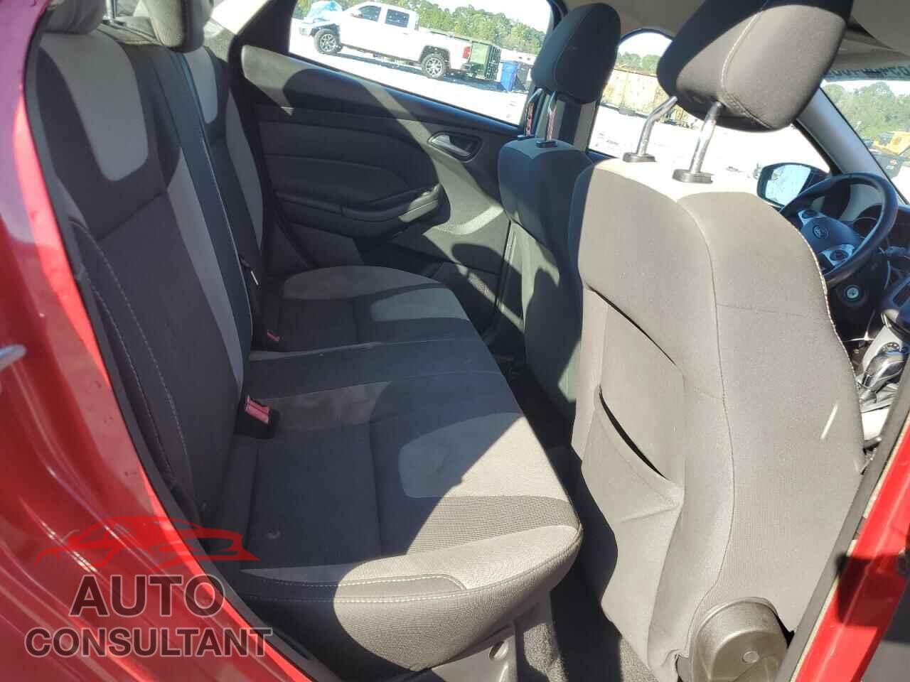 FORD FOCUS 2012 - 1FAHP3F24CL377545