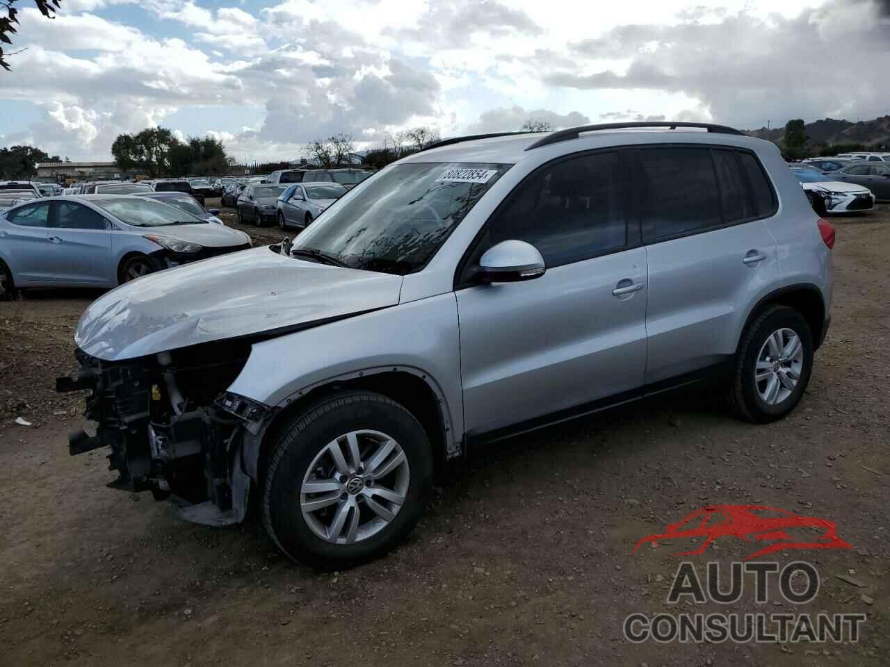 VOLKSWAGEN TIGUAN 2017 - WVGAV7AX3HK029238