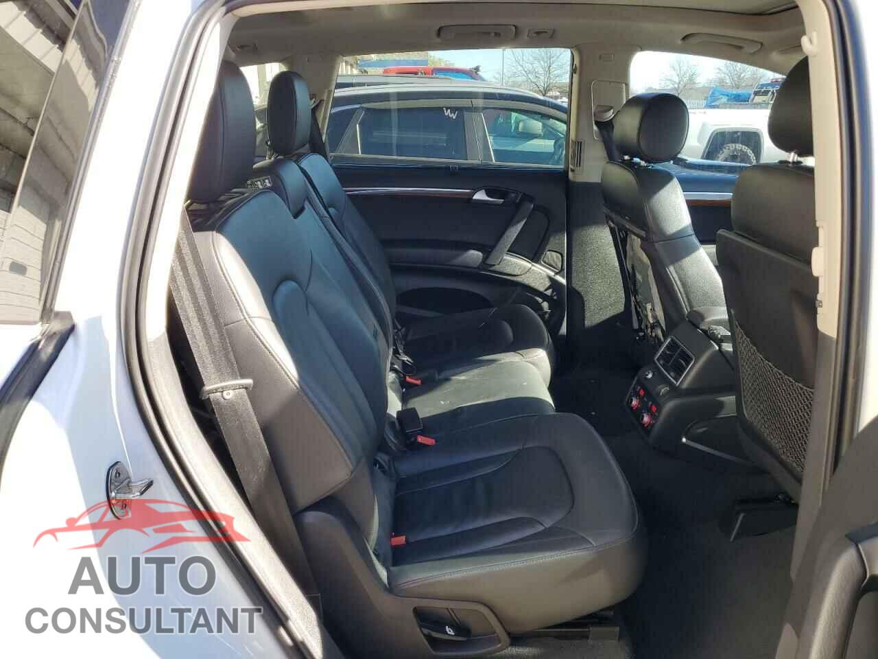 AUDI Q7 2015 - WA1LGAFEXFD012007