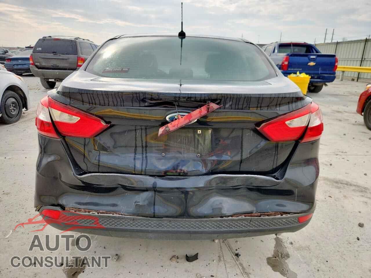 FORD FOCUS 2012 - 1FAHP3F2XCL157407