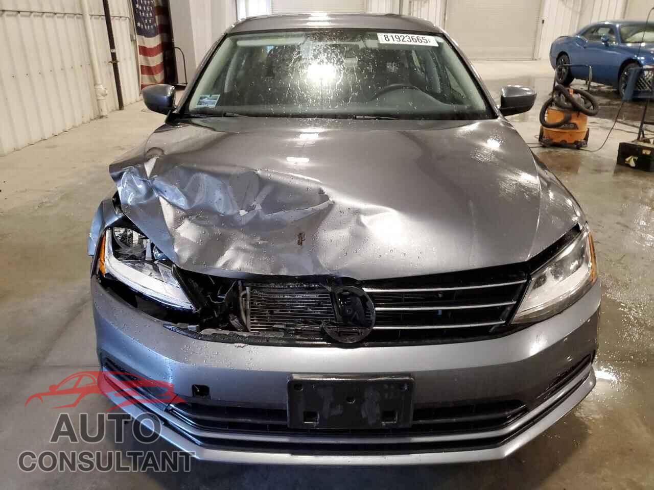 VOLKSWAGEN JETTA 2018 - 3VW2B7AJ7JM244226