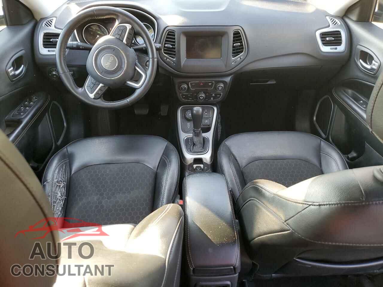 JEEP COMPASS 2018 - 3C4NJDBB5JT484700