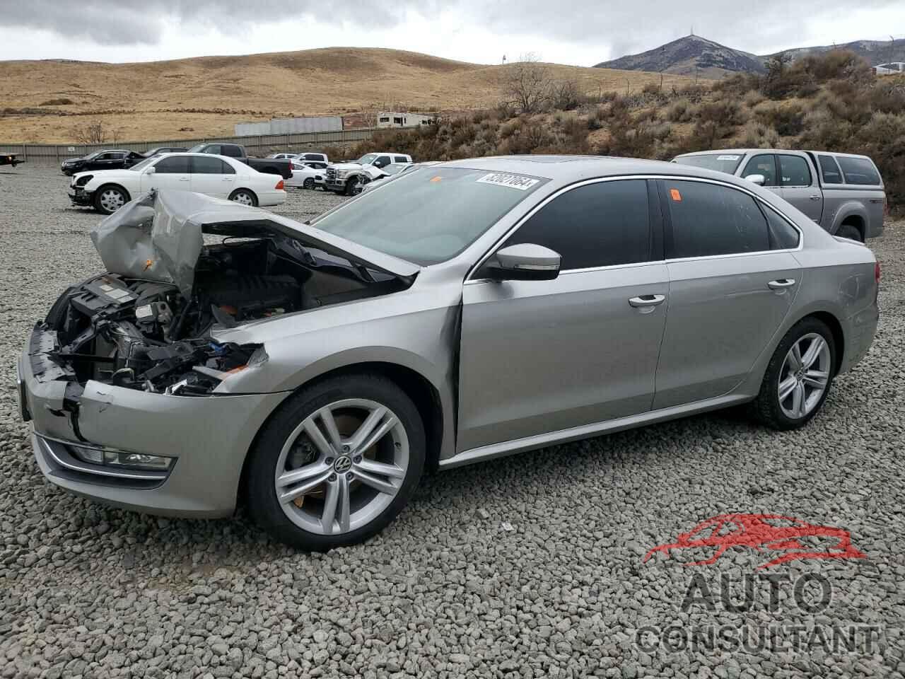 VOLKSWAGEN PASSAT 2013 - 1VWBM7A37DC015756