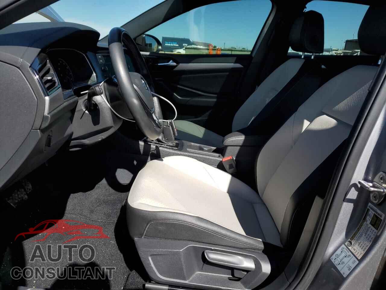 VOLKSWAGEN JETTA 2019 - 3VWCB7BUXKM267496