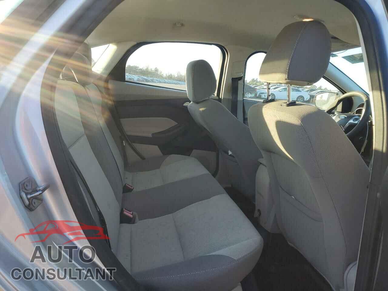 FORD FOCUS 2014 - 1FADP3F27EL417294