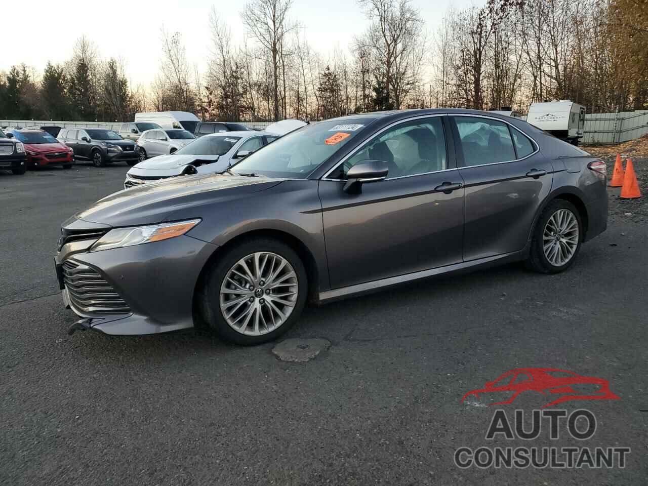 TOYOTA CAMRY 2018 - 4T1B11HK4JU045093